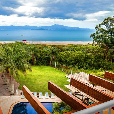 Pausa no trabalho: Relaxe num Hotel com vista para o mar em Florianópolis