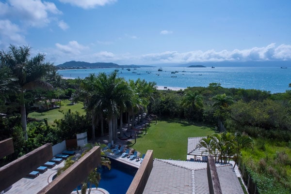 vista para o mar hotel em frente a praia relaxar no carnaval de florianópolis