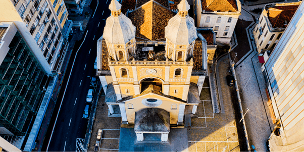 Igreja amarela do centro de Florianópolis